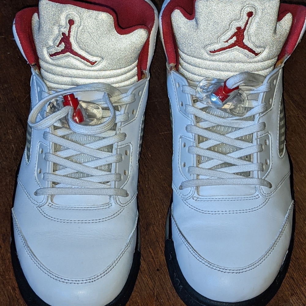Fire red jordan 5 size 11